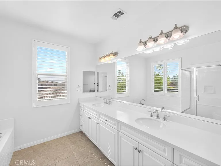 1617 Camden Ct — Photo 26