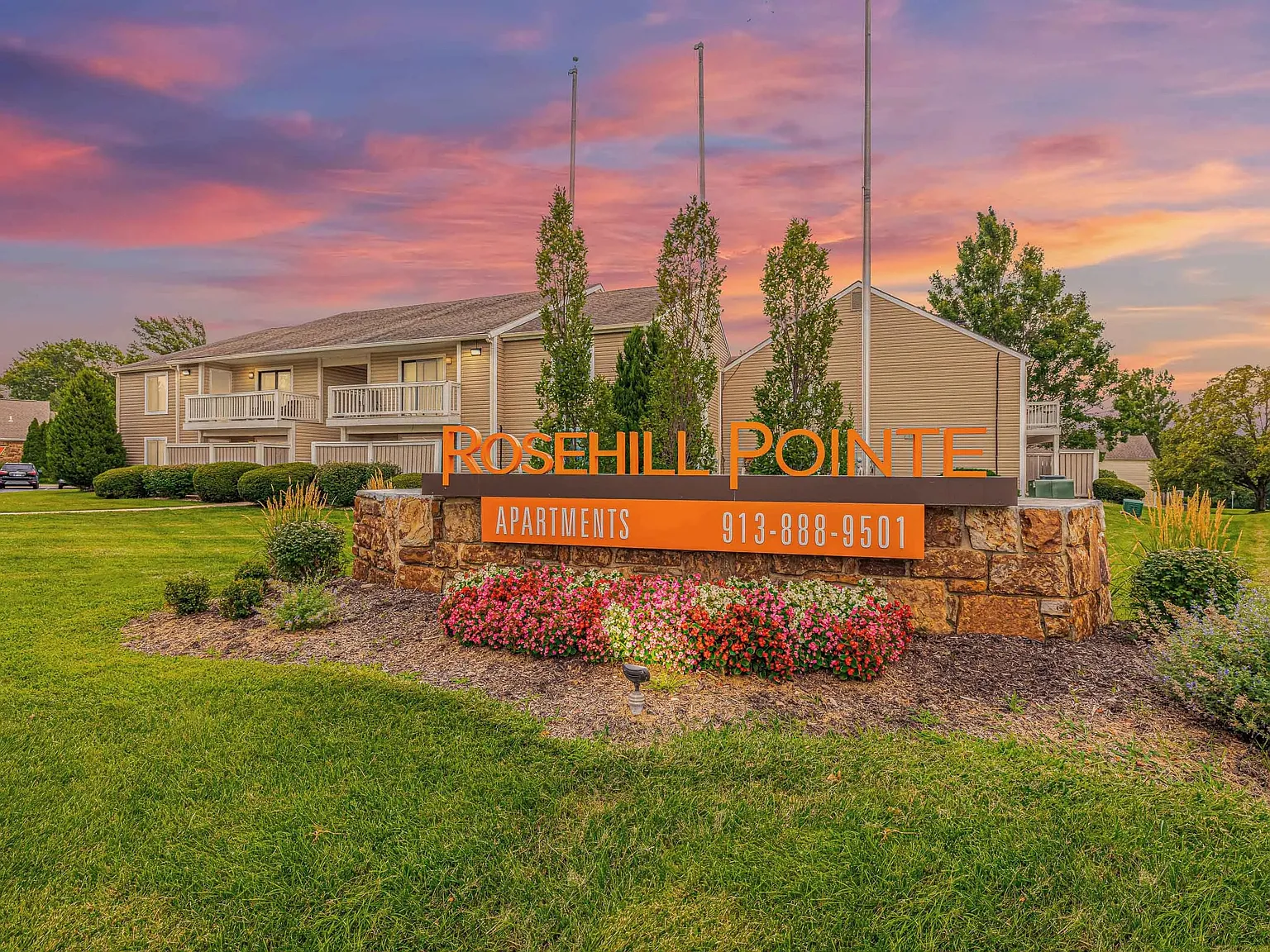 Rosehill Pointe — Photo 1