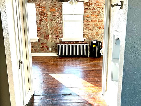 4th image of 2722 Vine St APT 19