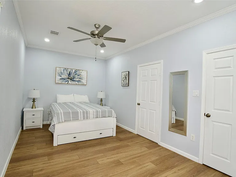 3710 Yellowstone Blvd — Photo 8