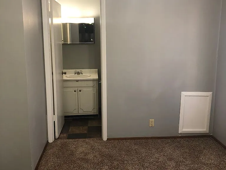 1553 E Ave NE — Photo 10