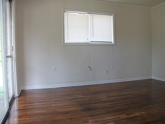 4th image of 670 Georgia Ave #2
