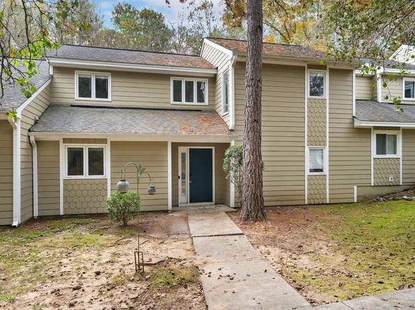 4330 Pin Oak Dr, Durham, NC 27707