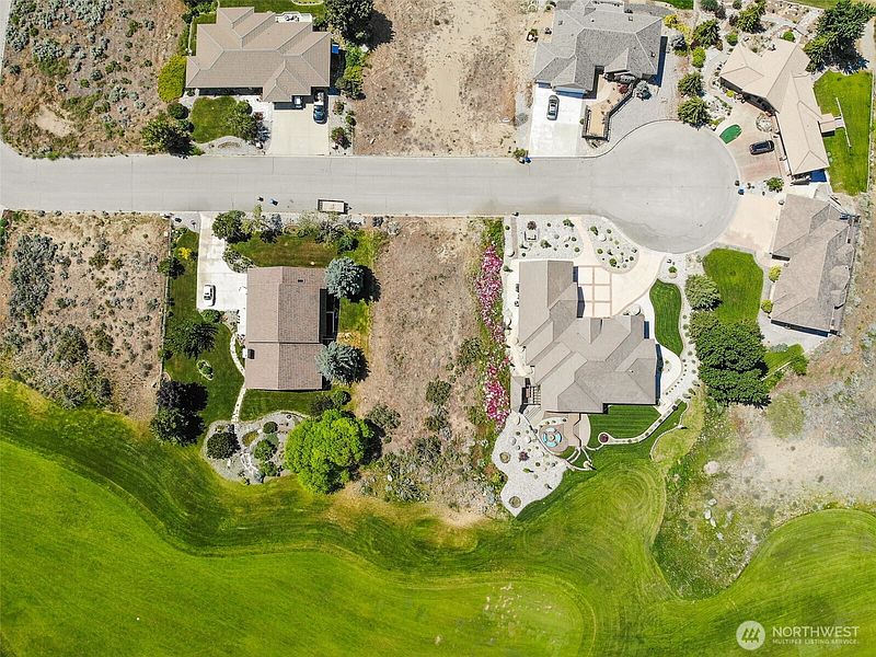 2nd image of 308 Desert View Place