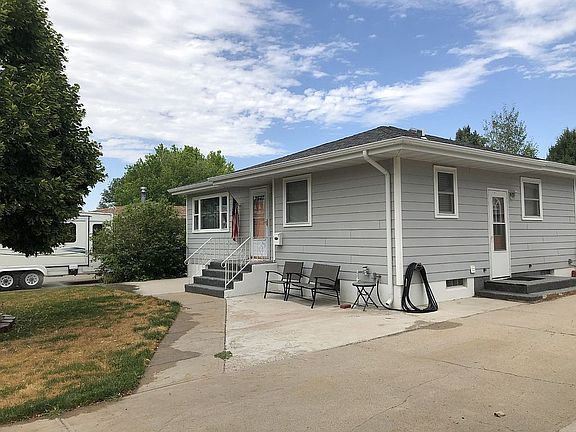 2nd image of 2647 Monterey Dr