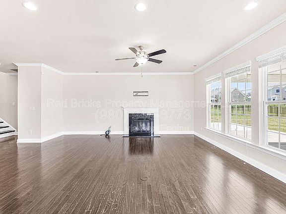 4th image of 8608 Lavender Pl