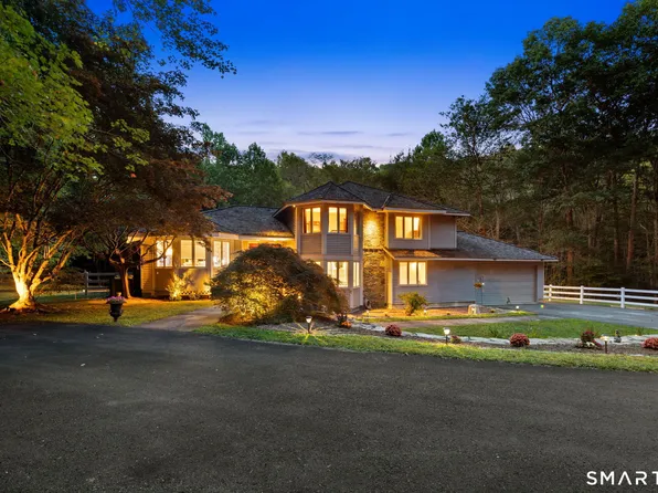 24 Roxbury Road, Woodbury, CT 06798