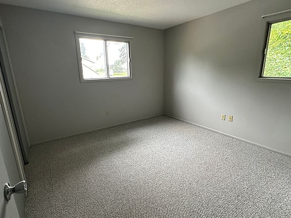 4th image of 210 S Henry St APT D