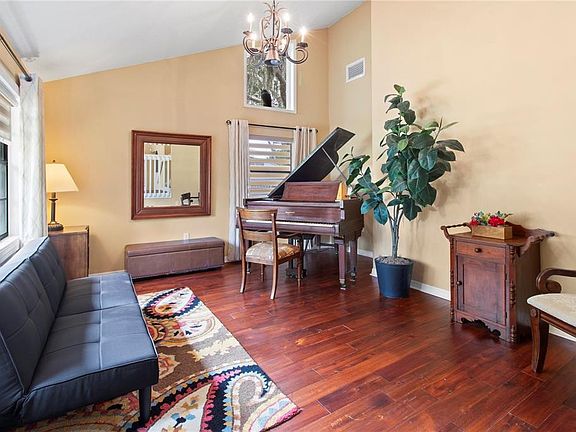3rd image of 1279 Cornish Ct