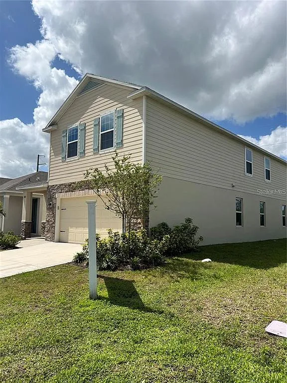 4 bed, 3.5 bath, 3096 sqft, $2,800 — Photo 2