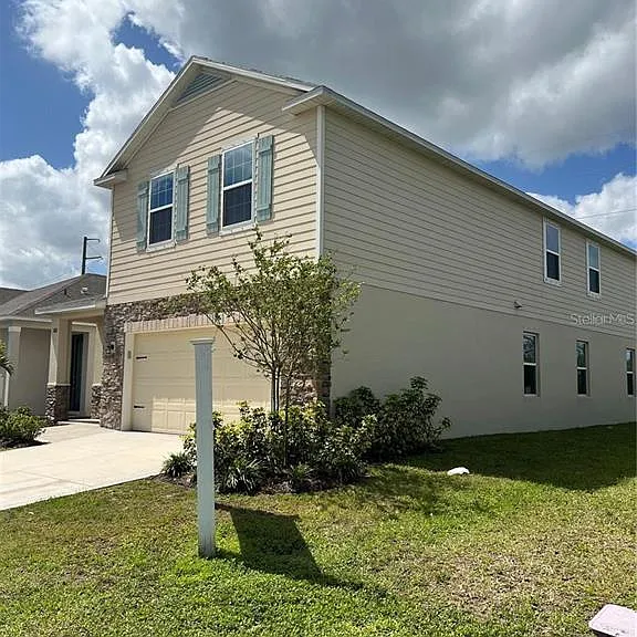 3882 Sagefield Dr — Photo 2