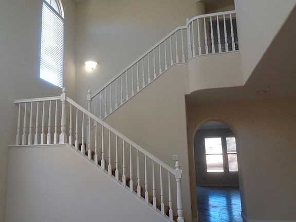 4th image of 31111 N 136th Ln