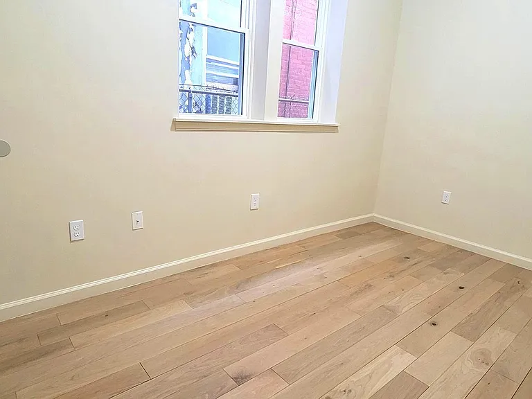 1219 W Silver St #1 — Photo 5