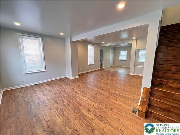 2nd image of 427 Pawnee St