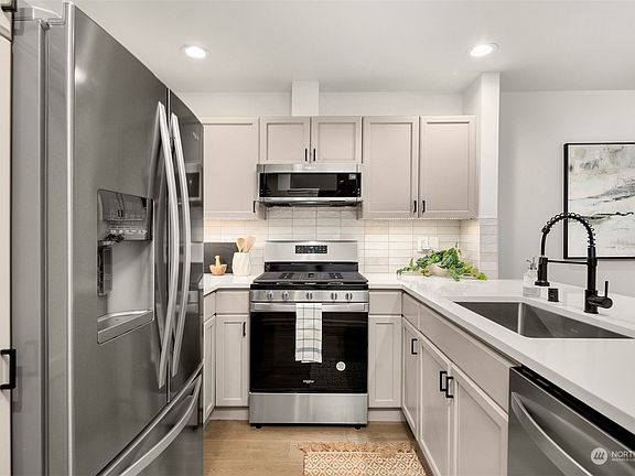 4th image of 12947 SE 26th Place #E3