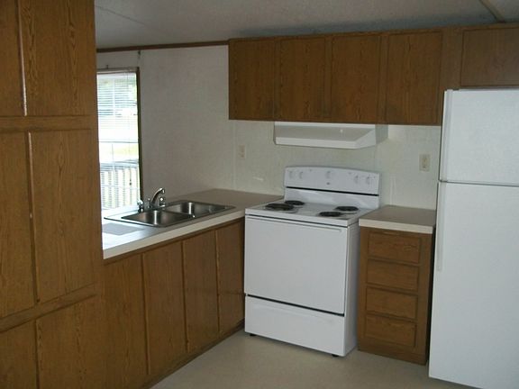 3rd image of 3110 Meadowbrook Dr Lot 21