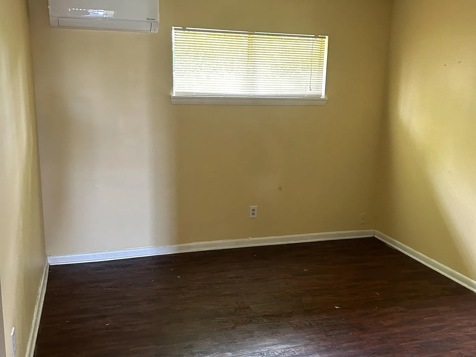 1003 Oak St — Photo 2