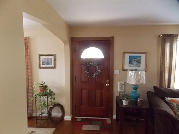 4th image of 6564 Sherman Ave