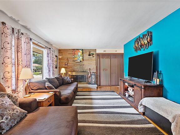 3rd image of 4090 Highland Dr