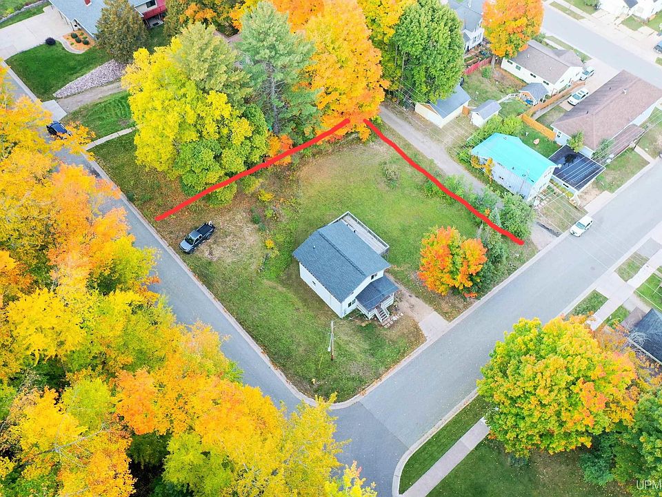 214 Hickory St, Munising, MI 49862 Zillow