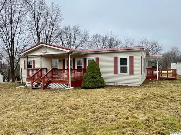 355 Bainbridge St, Barry, IL 62312