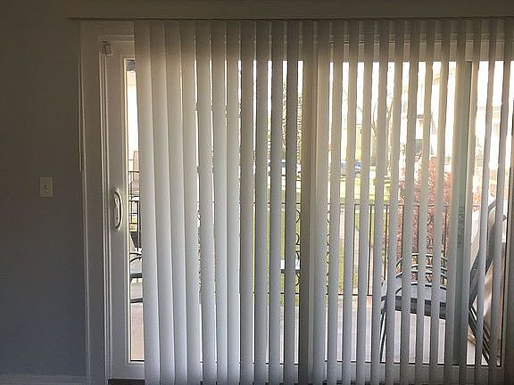 5th image of 6511 N Northwest Hwy APT 2D