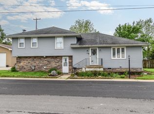 1502 S Mill St, Pontiac, IL 61764