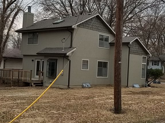 3rd image of 1901 S Broadway St