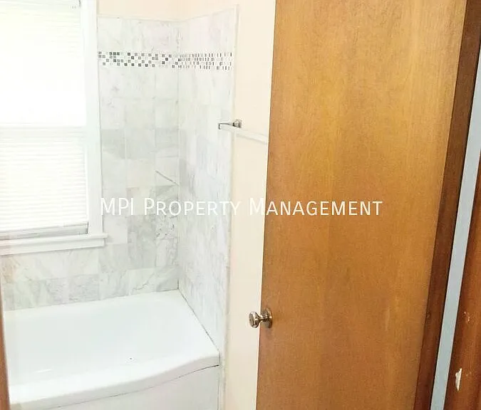 1933-39 E Oklahoma Ave #3 — Photo 2