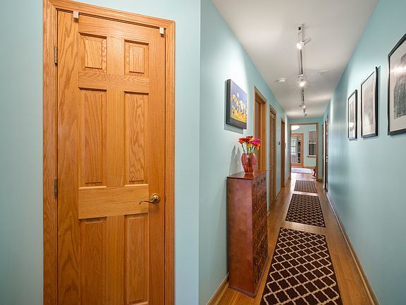 3rd image of 5644 N Wayne Ave #1