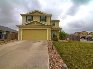 822 Willow Dr, Lochbuie, CO 80603