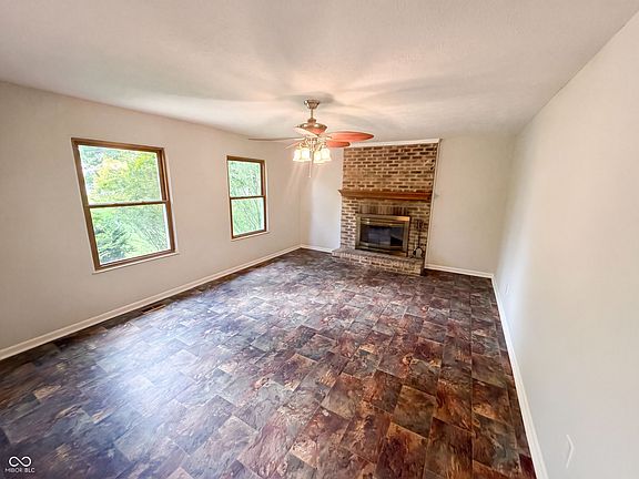 3rd image of 7744 Oakshot Ln
