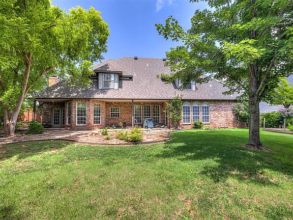 2nd image of 2900 Kingwood Dr