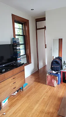 Rented by RBM Brokerage | media 17