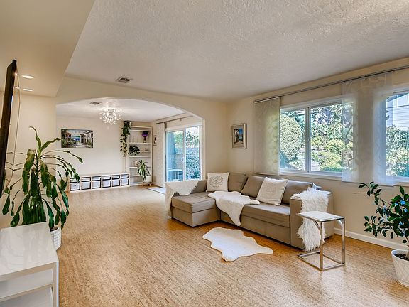 2nd image of 4985 SE Mason Ln