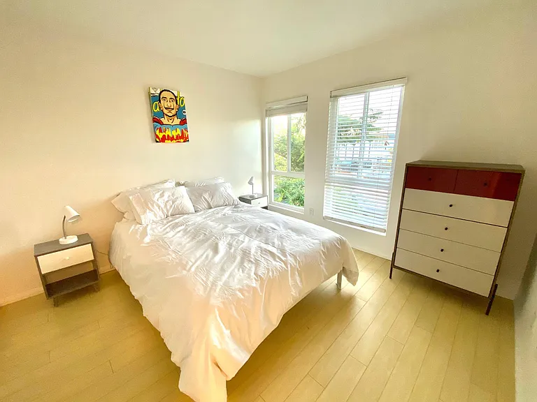 4865 Saratoga Ave — Photo 32