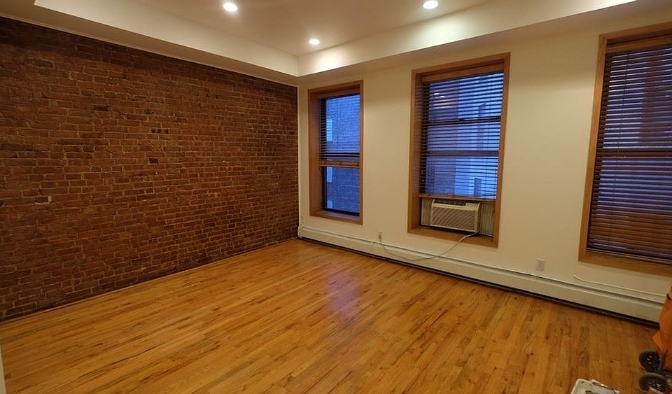 2nd image of 266 W 121st St APT 3