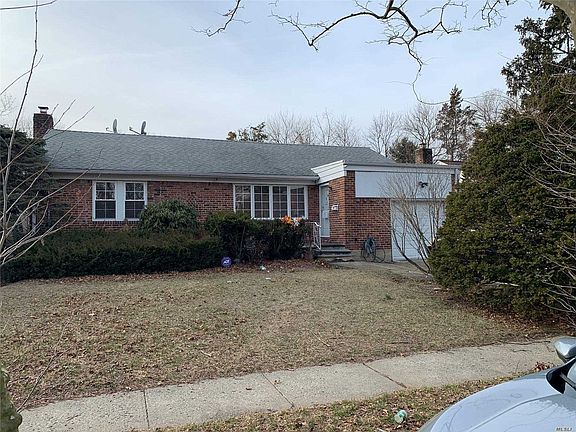 2nd image of 872 Niagara St