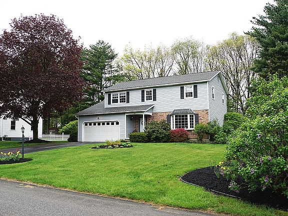 3rd image of 44 Saint Andrews Dr