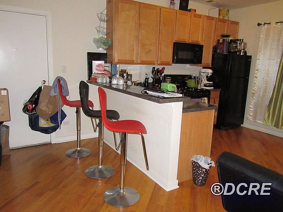 2nd image of 7605 N Bosworth Ave APT 2E