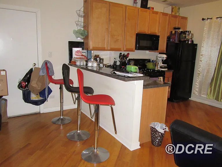 7605 N Bosworth Ave #2E — Photo 2