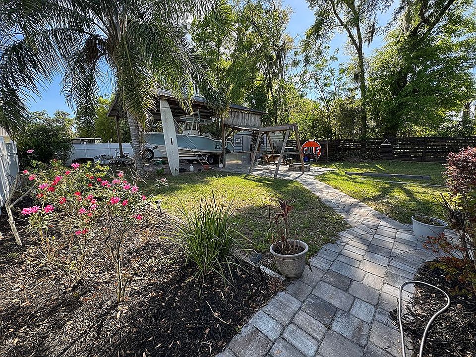2nd image of 105 Point West Dr
