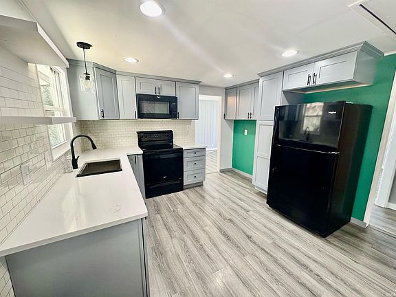4th image of 2828 Southridge Dr