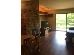 1526 Millpond Ct, Chaska, MN 55318