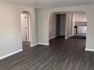 4142 3rd St #B, Des Moines, IA 50313