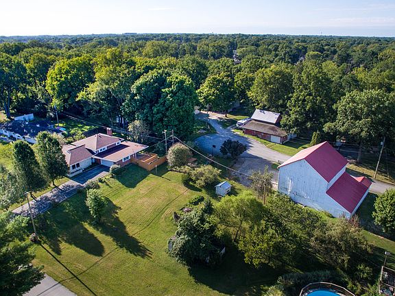 3rd image of 3345 Hillcrest Dr