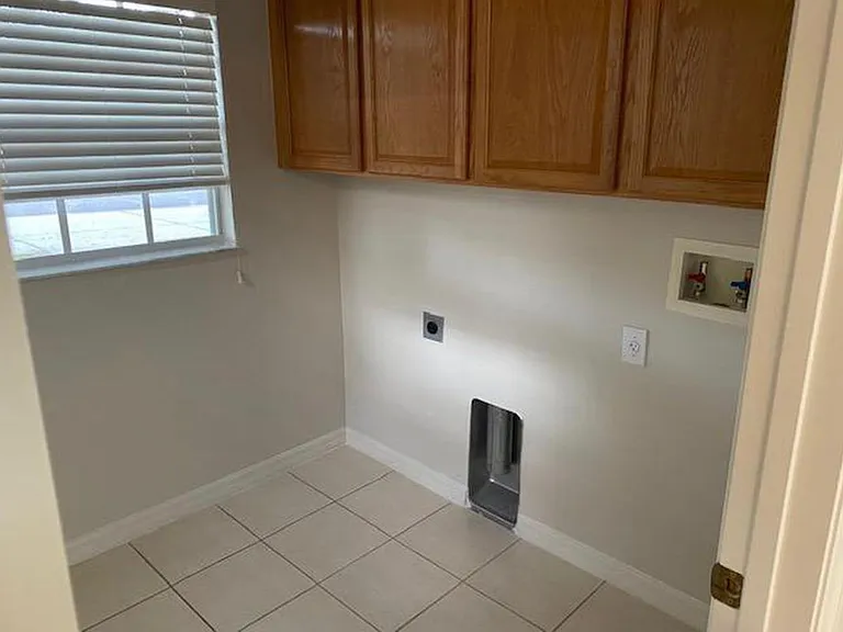 1024 Longville Cir — Photo 6