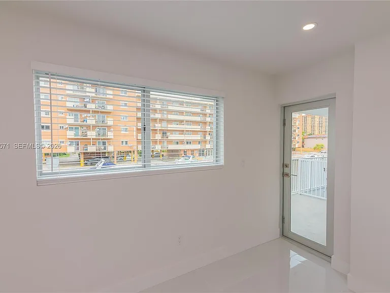 3755 NE 167th St #6 — Photo 15