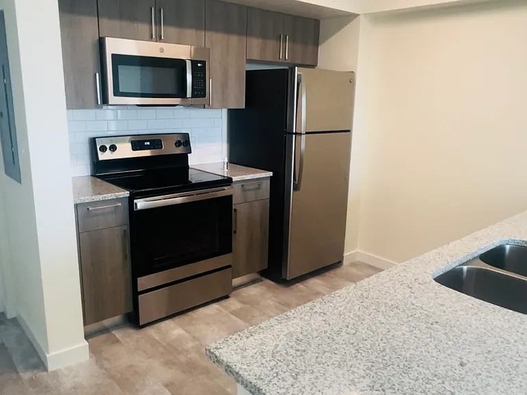 1265 W 31st St #108 — Photo 7