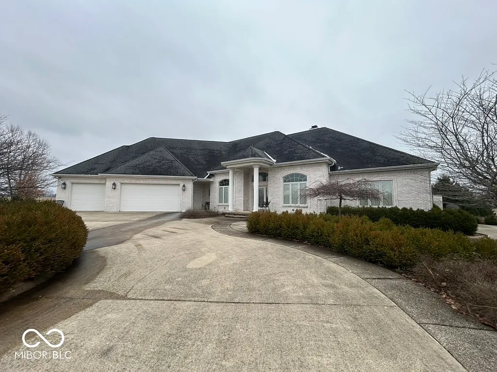 6757 W 900 S photo 1